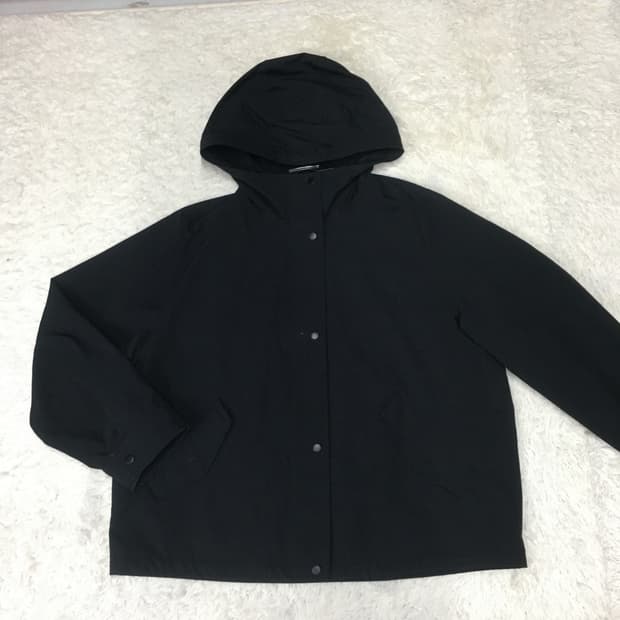 유니클로 여성 바람막이자켓 DD19