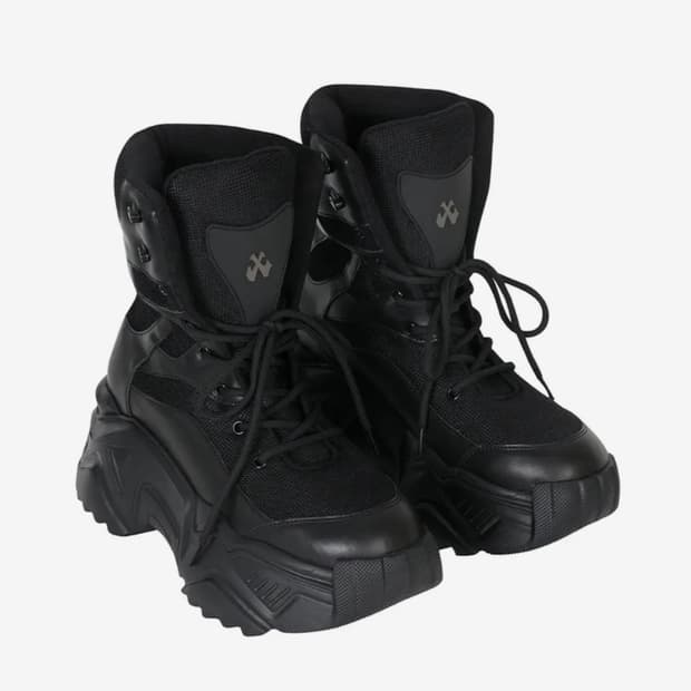 와이이이엘 플랫폼 부츠 블랙