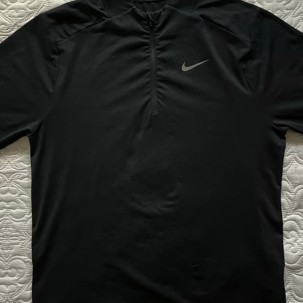 나이키 드라이 핏 엘리먼트 쿼터집 러닝 탑 M