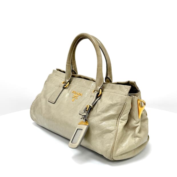 프라다 비텔로 샤인 레더 이스트웨스트 토트백