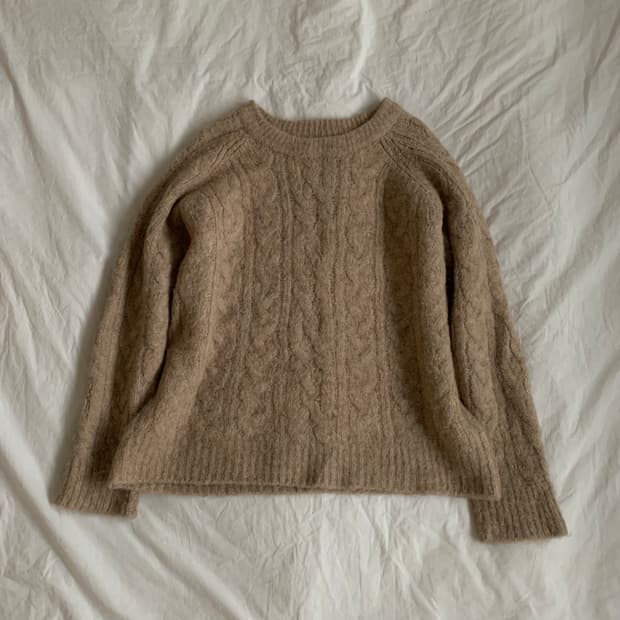 브라운 꽈배기 니트