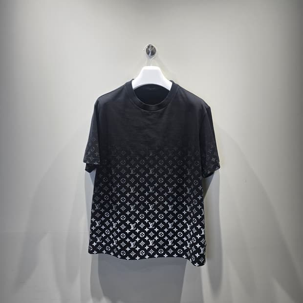[중고/정품] 루이비통 모노그램 그래디언트 반팔 티셔츠 XL