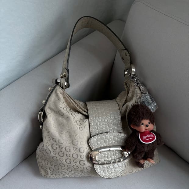 Guess 2000’s ivory shoulder bag