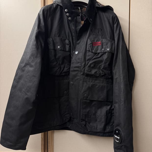 바버 X CP컴퍼니 크릴 왁스 자켓(블랙)