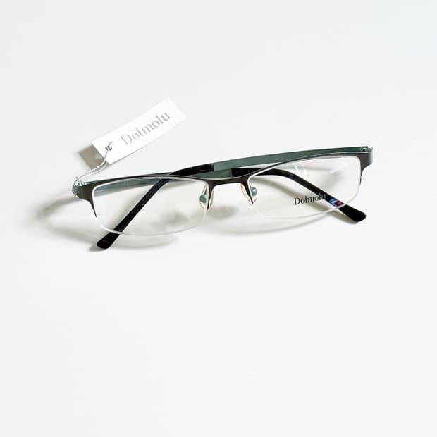 DOMOLU 다크그린 메탈 반무테 스퀘어 빈티지 안경