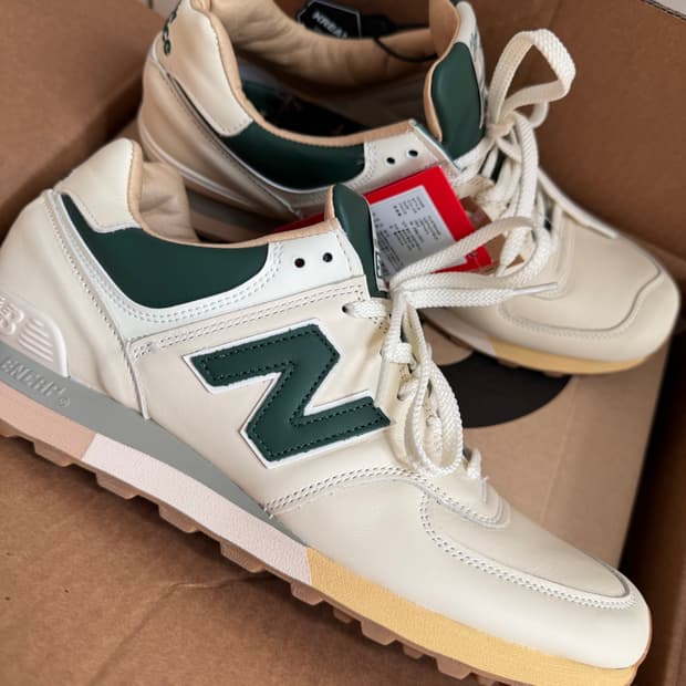 뉴발란스 576 더아파트먼트( 280.285.사이즈290)