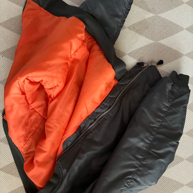 로스코 ma-1 항공점퍼 그레이 색상(실물은 세이지그린에 가까움)