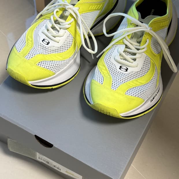 (44) 발렌시아가 서킷 스니커즈 