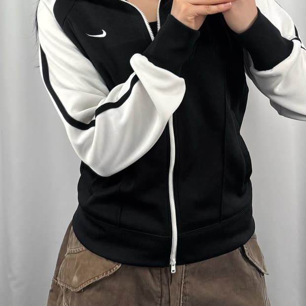 나이키 블랙 화이트 트랙탑 져지