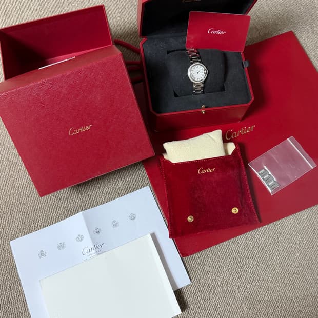 까르띠에 발롱블루 스틸 다이아 28 스몰 판매