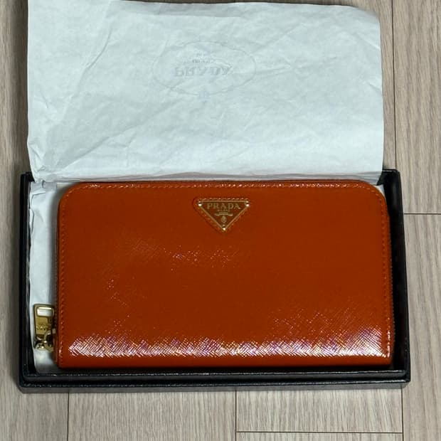 프라다 오렌지 여성 장지갑