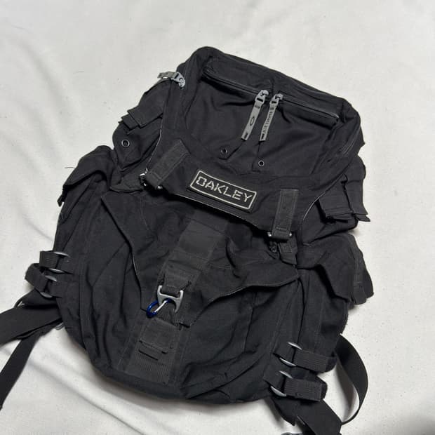 OS 오클리 메카니즘 블랙 백팩