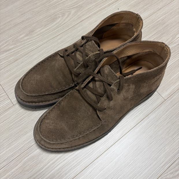 드레익스 목토 처카 부츠 토바코 uk8 사이즈 판매합니다.