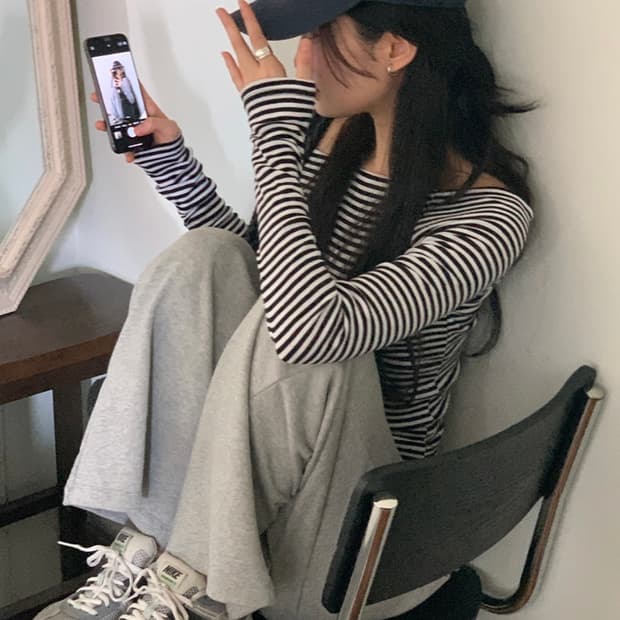 [나이니] 스프라이트 오프숄더 티셔츠