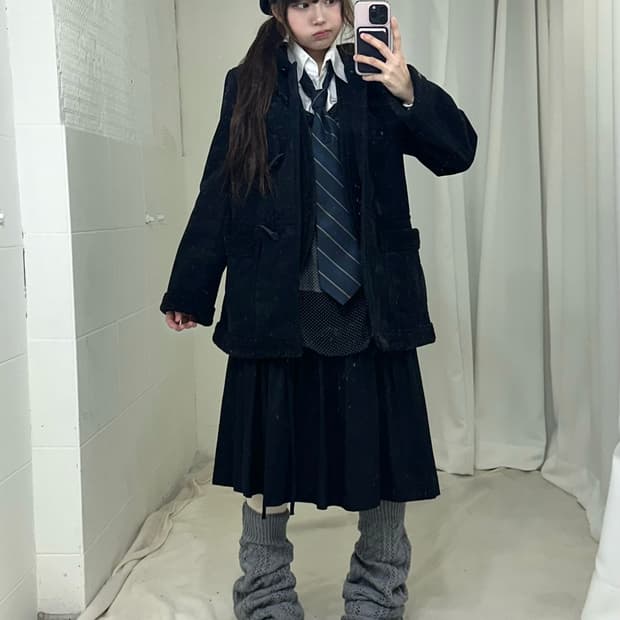 무채색 니혼진 프레피 무스탕 코트 코디세트