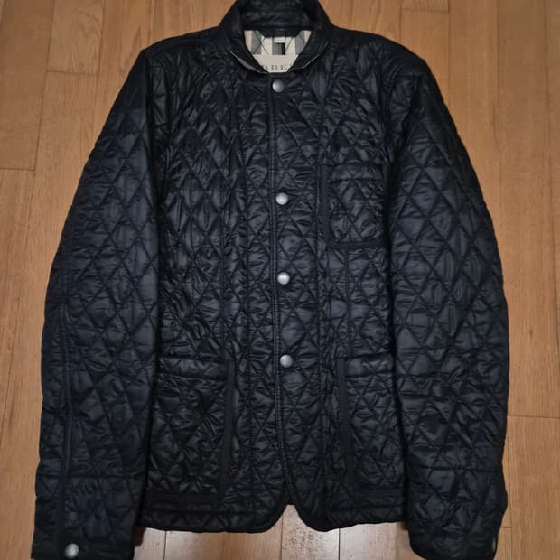 (정품) 버버리 브릿 퀼팅 자켓 S (여성 명품 패딩 점퍼)