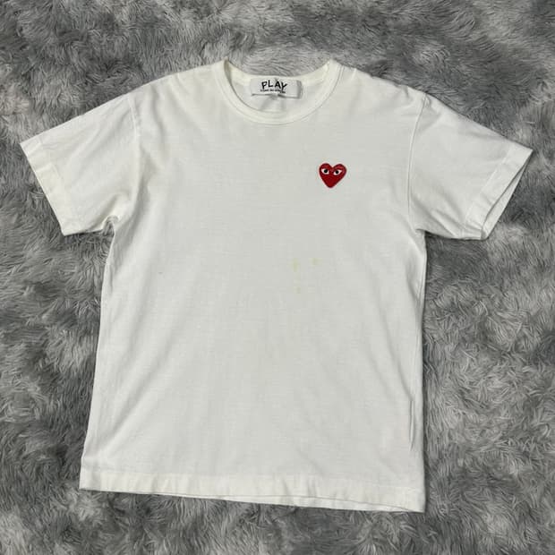 꼼데가르송 레드와펜 화이트 반팔 m