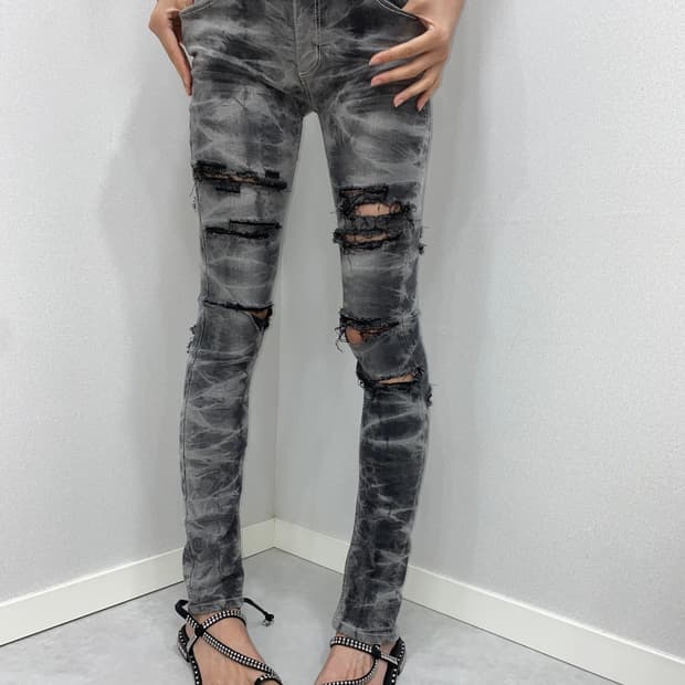 Snow Wash Destroyed Skinny Jeans