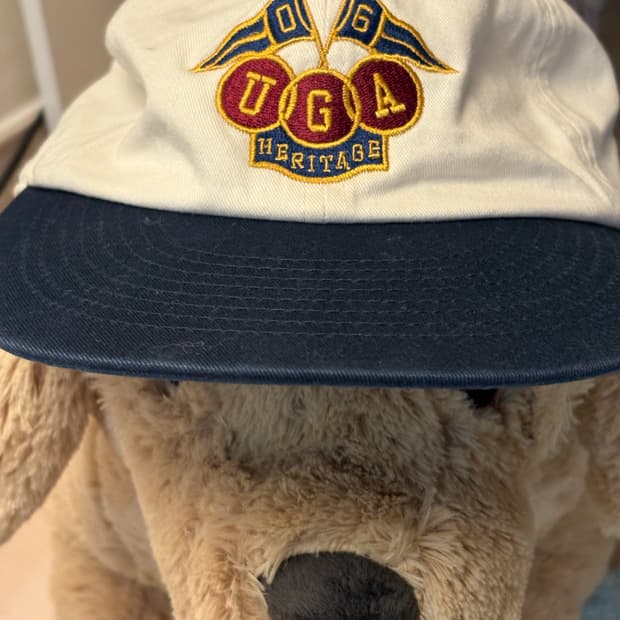 유니버스가먼트 모자