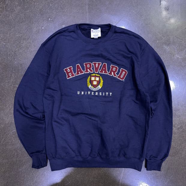 챔피온 하버드 대학교 패치 자수 맨투맨 스웻셔츠 네이비 L