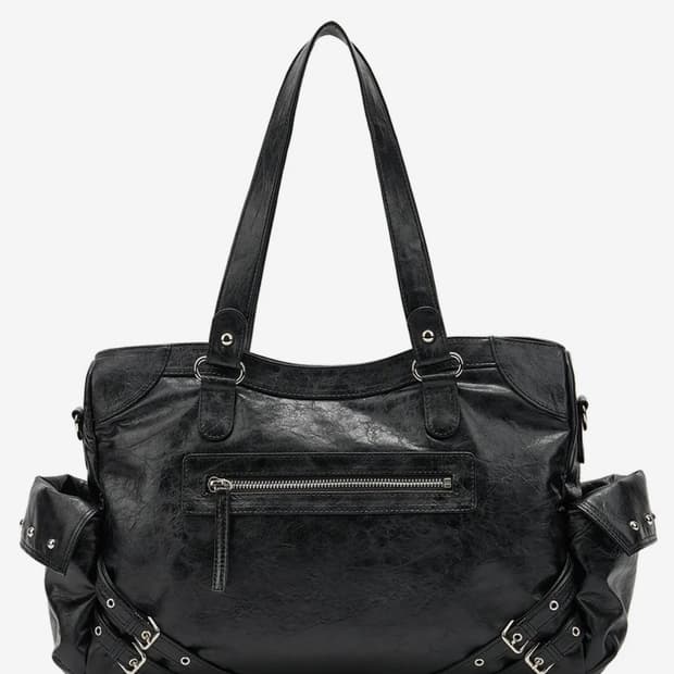 다이닛 가방 STUD POCKET BIG BAG IN BLACK