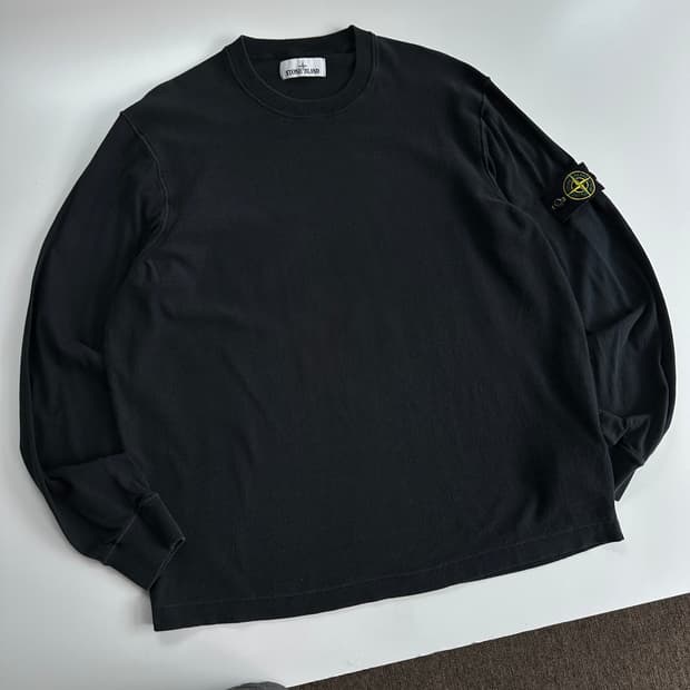 Stone island 스톤아일랜드 와펜 포인트 블랙 니트 슬리브