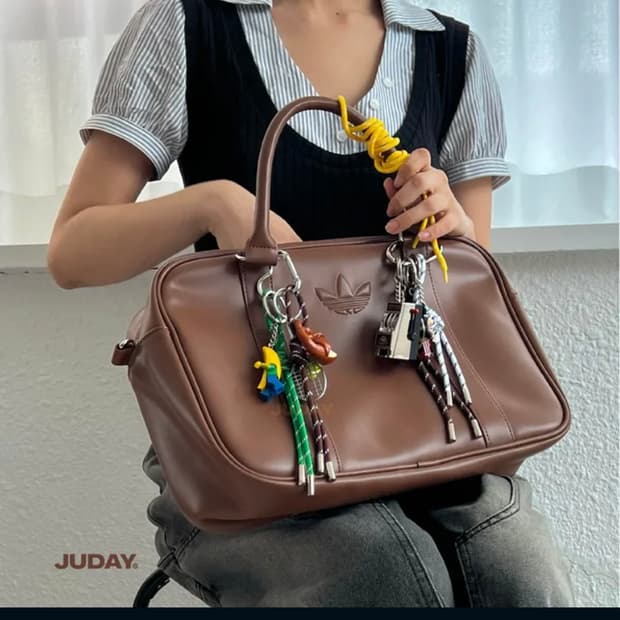 아디다스 브라운 가죽 토트백