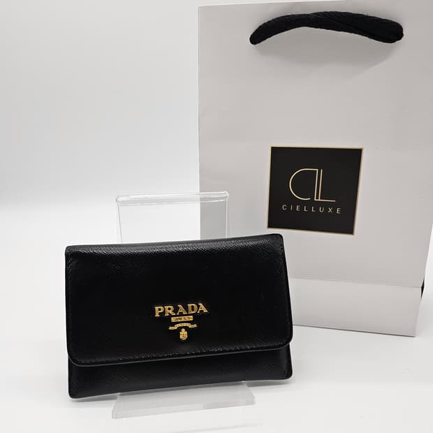 정품 프라다 사피아노 플랩 명함지갑