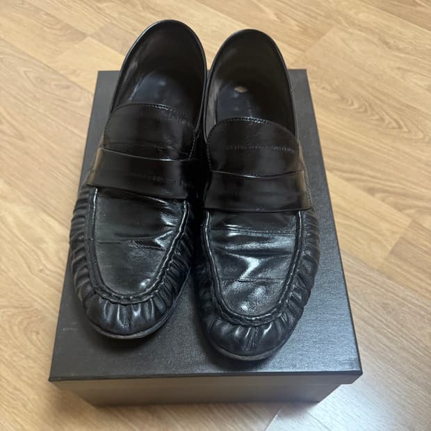더로우 the row eel skin loafer 블랙 43.5사이즈