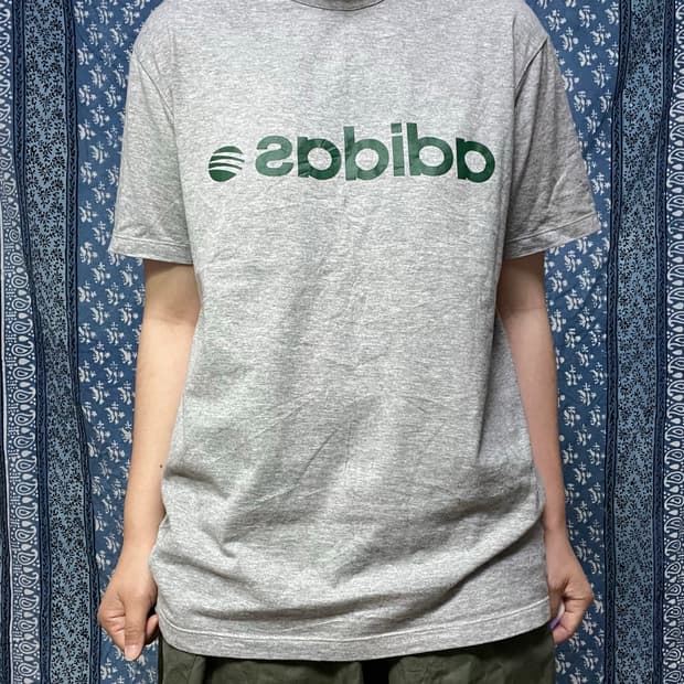 Adidas 그레이 로고 반팔T