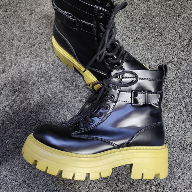 자라 레이스업 부츠 285사이즈 