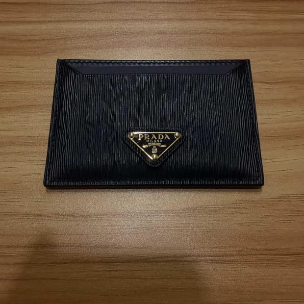 Prada 사피아노 카드지갑