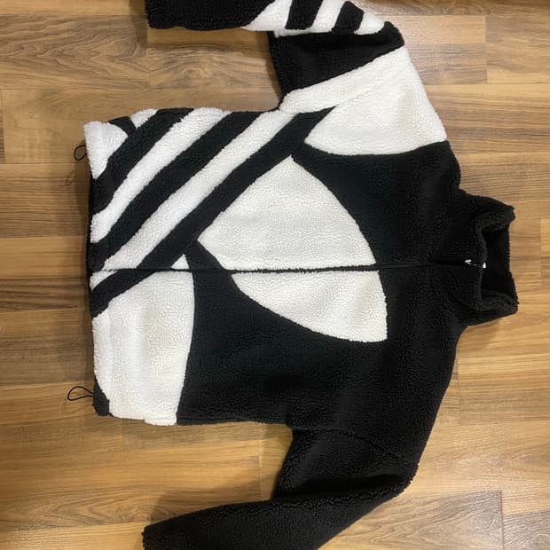 아디다스 오리지널스(Adidas Originals) 셰르파 플리스 자켓