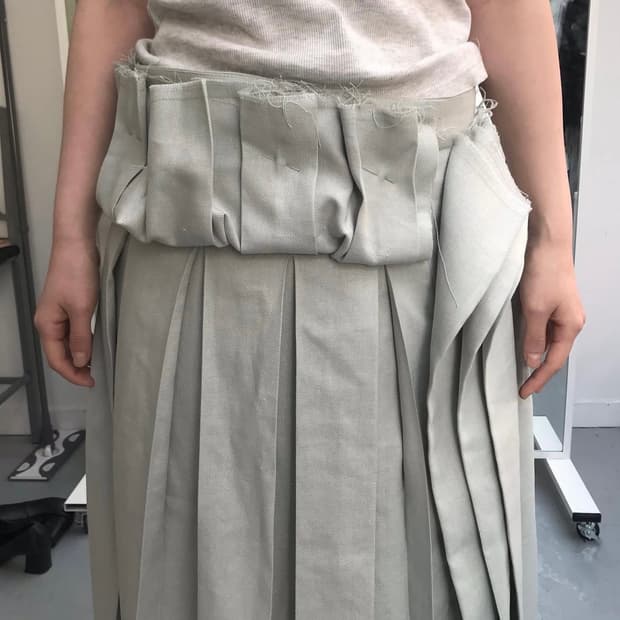 20250ffbeat pleats skirt