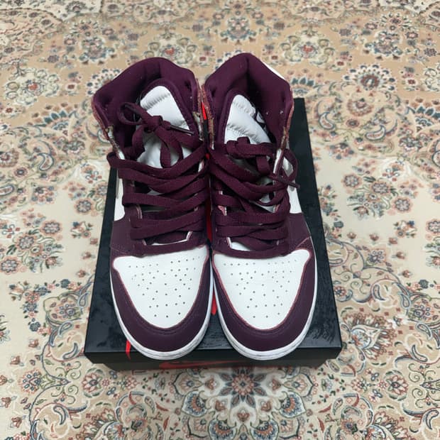 나이키 조던1 하이 보르도