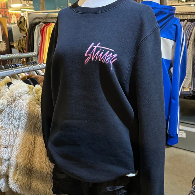 STUSSY 스투시 핑크로고 블랙맨투맨