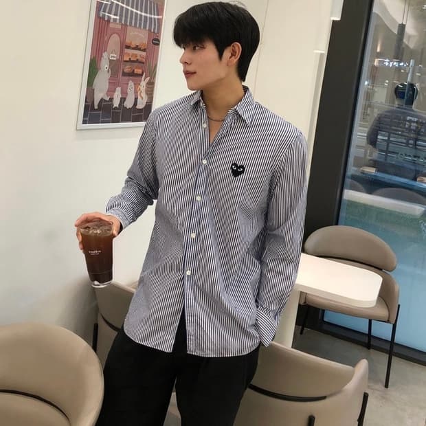꼼데가르송 매장정품 블랙하트 버튼 다운 스트라이프 셔츠 네이비