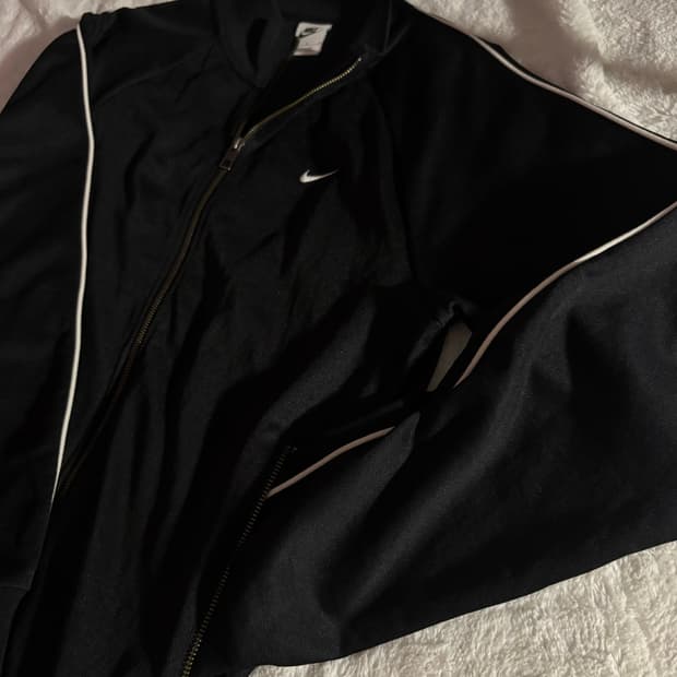 나이키 빈티지 느낌 나는 트랙탑