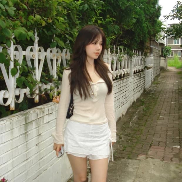 아워캐비넷 ourcabinet 밀크 버튼 티셔츠