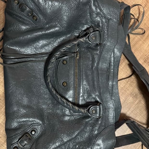 모터백 다크그레이 미듐