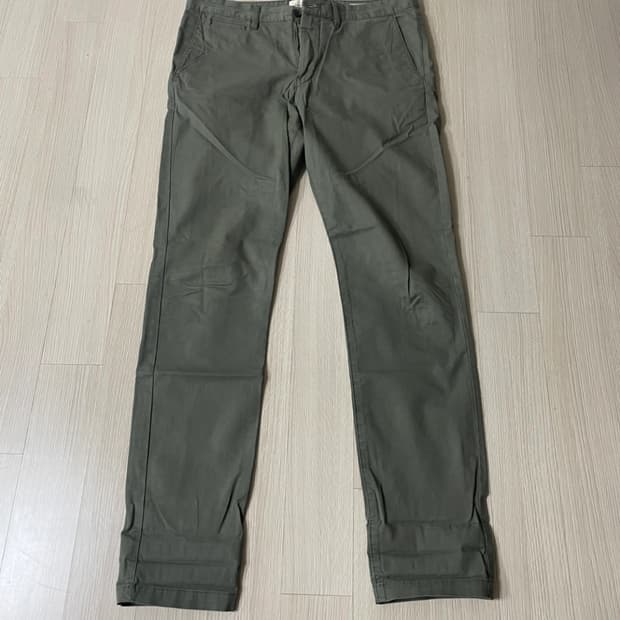 H&M 남자 바지 카키색상 사이즈32