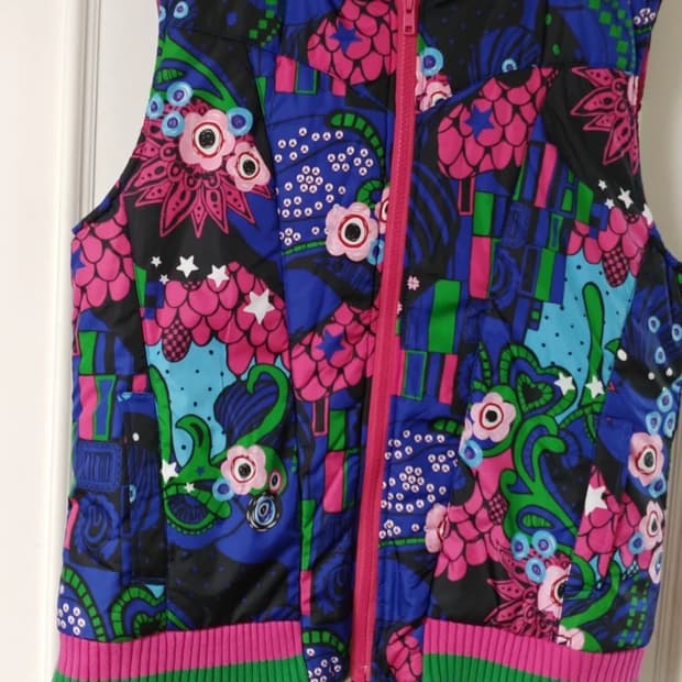 오일릴리 패딩조끼