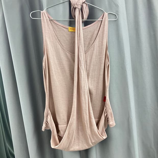 누드 핑크 홀터넥 드레이프 탑 