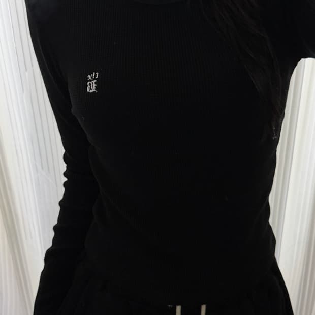 딱붙핏 버커루 블랙 와플 긴팔티셔츠 XS