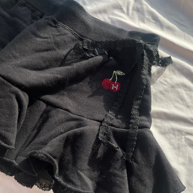 히스테릭 글래머 아카이브 체리 라인스톤 레이스 리본 프릴 러플 스커트