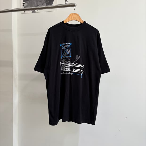 YOUTH MEANS RECKLESSNESS 반팔티셔츠