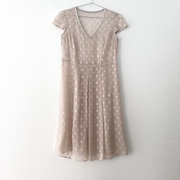 Rectangle pattern sheer ops / beige pink