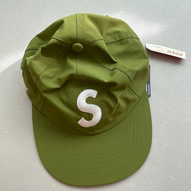 슈프림 고어텍스 S로고 볼캡 그린 새제품