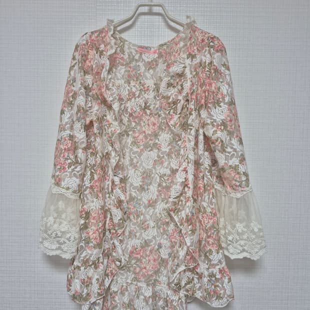 리즈리사 Chambre a couche 오프화이트 로브가디건