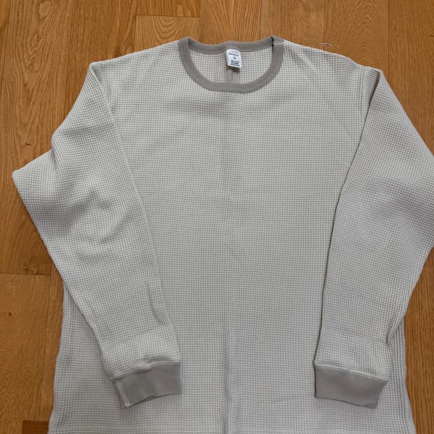 khakis 긴팔 티셔츠